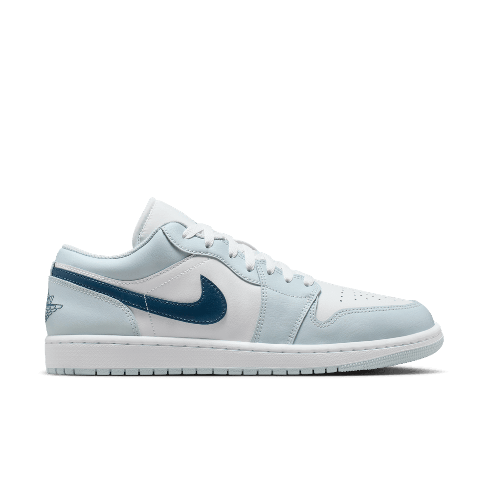 Men's Low-Top Basketball Sneaker