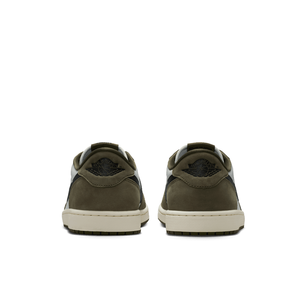 Men's Retro Low Basketball Sneaker