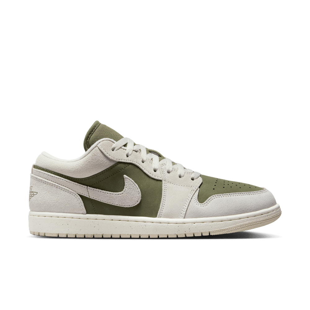 Men's Low-Top Basketball Sneaker